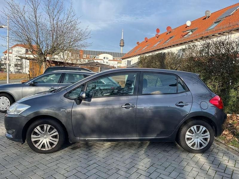 Gebraucht Toyota Auris Sol 124 PS (91 kW) 2007 Grau Kleinwagen