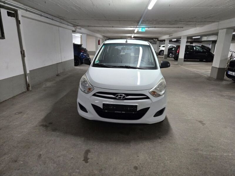 Weiß Gebraucht 2012 Hyundai i10 Classic Kleinwagen | 2.799 € (Fairer Preis) - Bild 1/4
