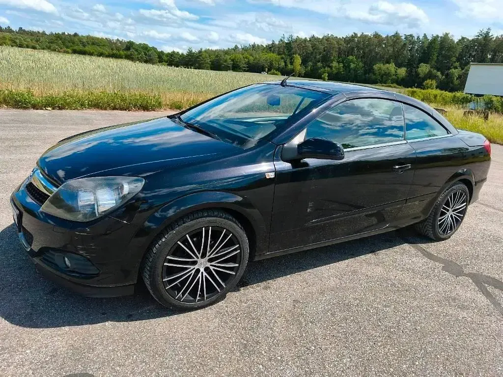 Gebraucht Opel Astra 140 PS (102 kW) 2007 Schwarz Cabrio
