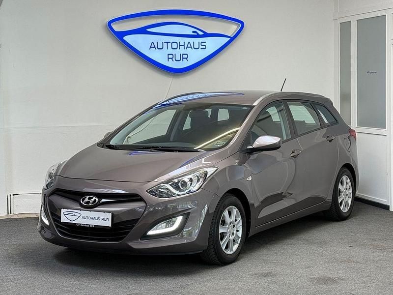 Gebraucht Hyundai i30 Classic 99 PS (72 kW) 2013 Braun Kombi