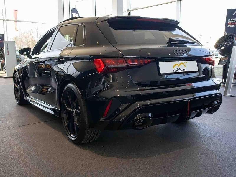 Neu Audi RS3 Sportback Sport 400 PS (294 kW) 2026 Schwarz Kleinwagen