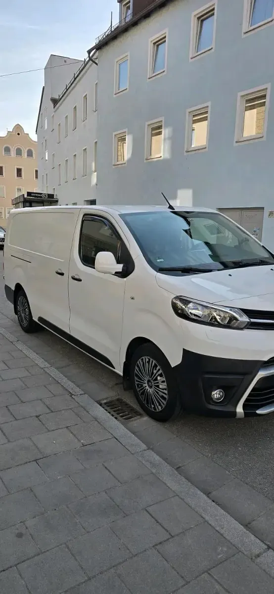 Gebraucht Toyota Proace 122 PS (89 kW) 2018 Weiß Van / Kleinbus