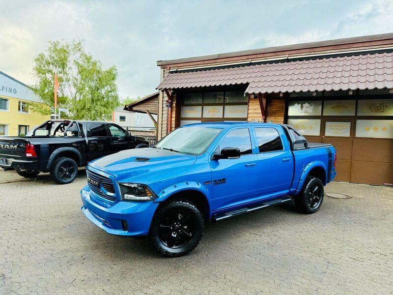 Blue metallic Gebraucht 2018 Dodge Ram Abholung | 42.900 € (Fairer Preis) - Bild 1/4