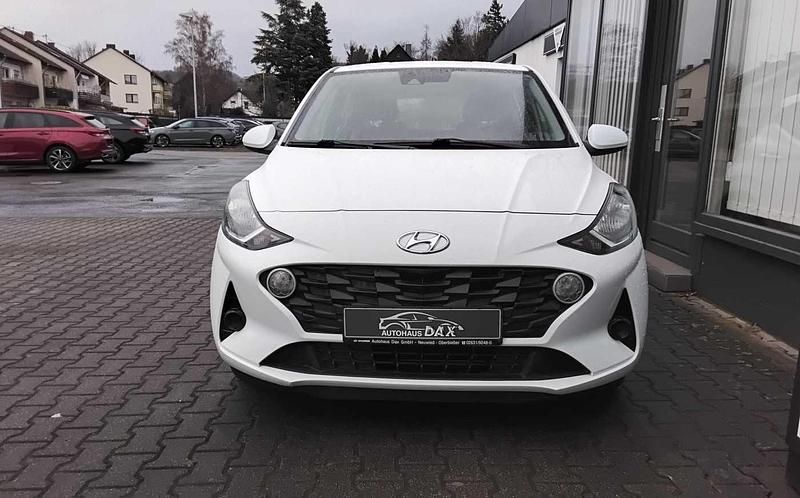 Gebraucht Hyundai i10 Select 67 PS (49 kW) 2021 Weiß Kleinwagen