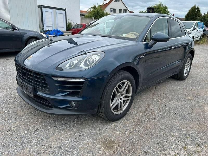 Blau Gebraucht 2015 Porsche Macan S SUV | 14.900 € (Teuer) - Bild 1/4