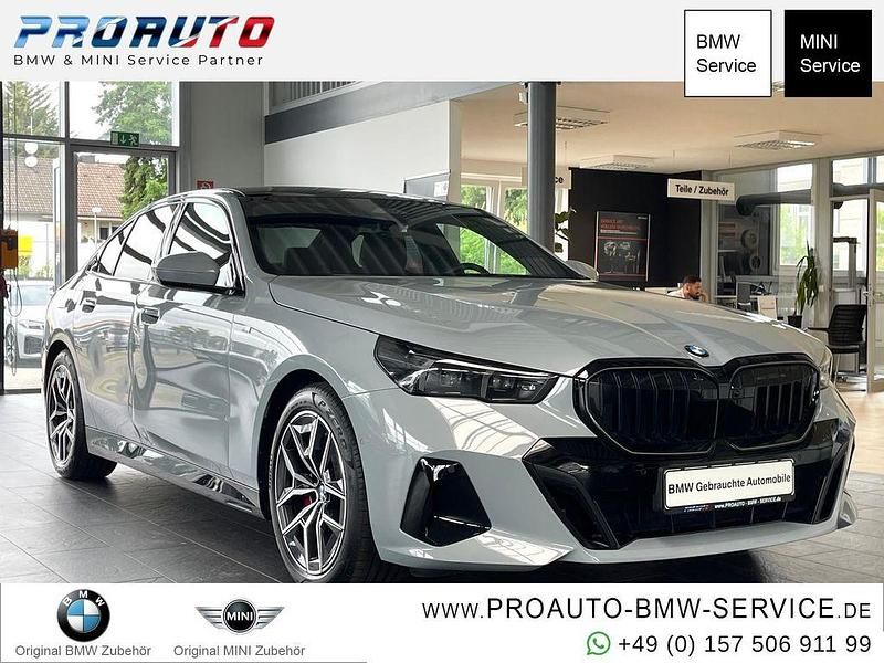 Brooklyn grau Gebraucht 2024 BMW 520 M Sport Limousine | 59.900 € (Teuer) - Bild 1/4