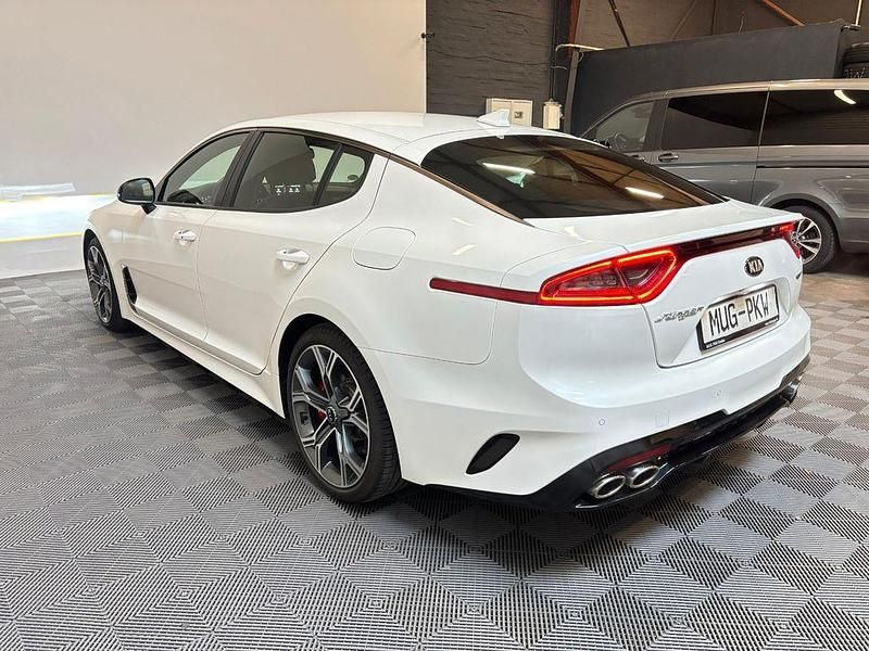Gebraucht Kia Stinger GT 370 PS (272 kW) 2018 Weiß Kleinwagen