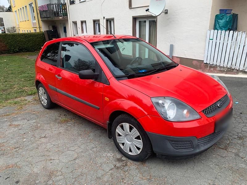 Gebraucht Ford Fiesta 69 PS (50 kW) 2006 Rot Kleinwagen