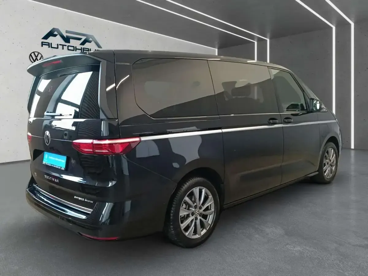 Gebraucht VW Multivan Style 245 PS (180 kW) 2025 Schwarz Van / Kleinbus