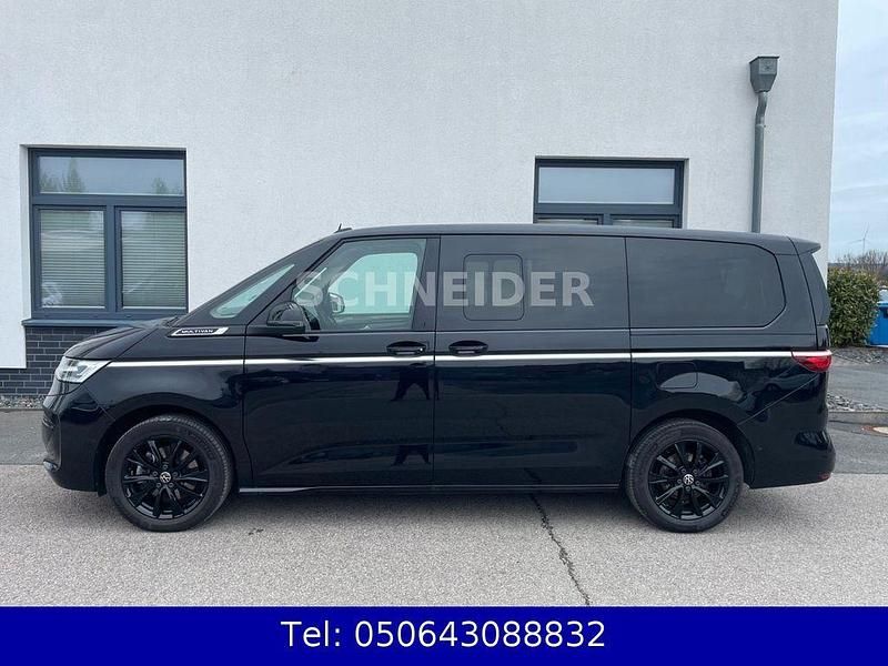 Gebraucht VW Multivan Style 150 PS (110 kW) 2024 Schwarz Van