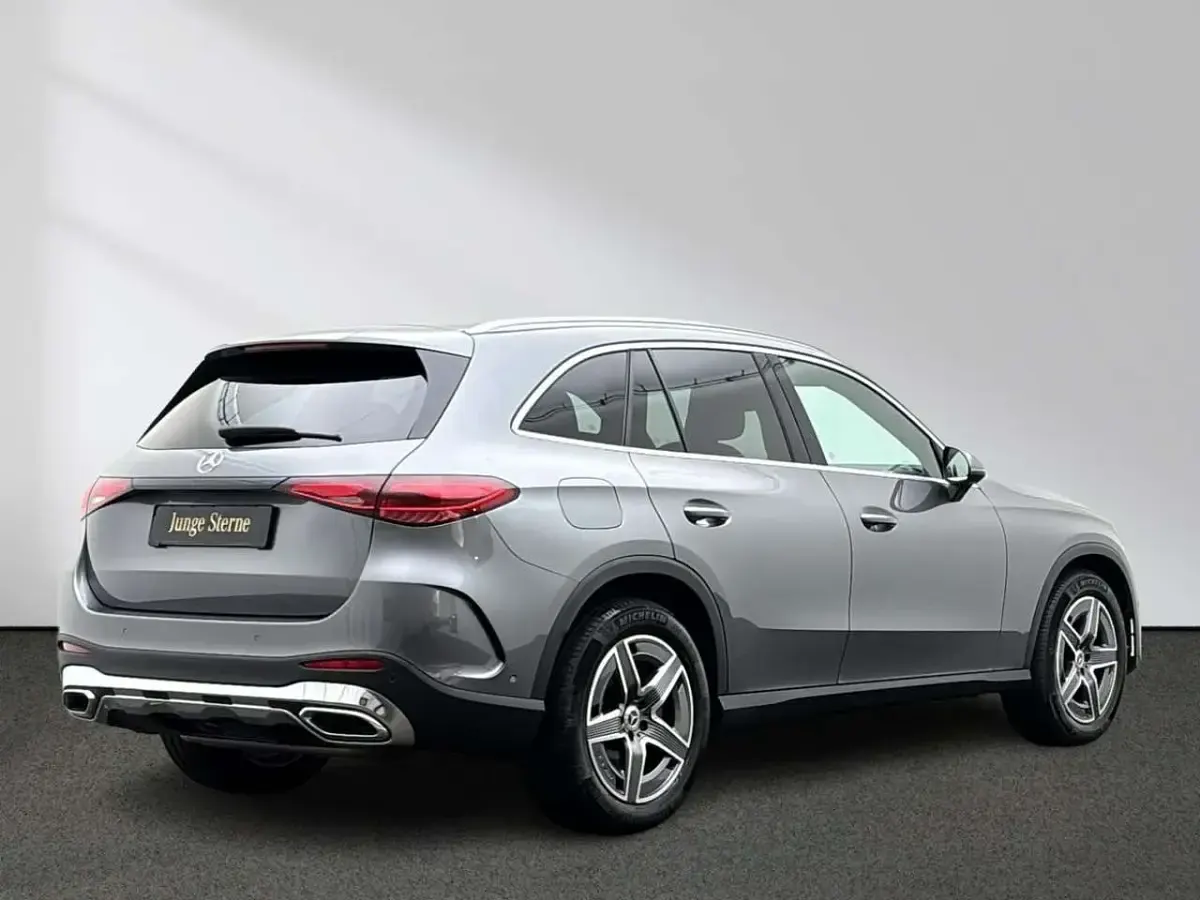 Gebraucht Mercedes GLC200 AMG line 204 PS (150 kW) 2023 Grau SUV