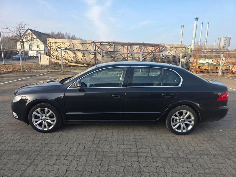 Gebraucht Skoda Superb 125 PS (91 kW) 2009 Schwarz Limousine