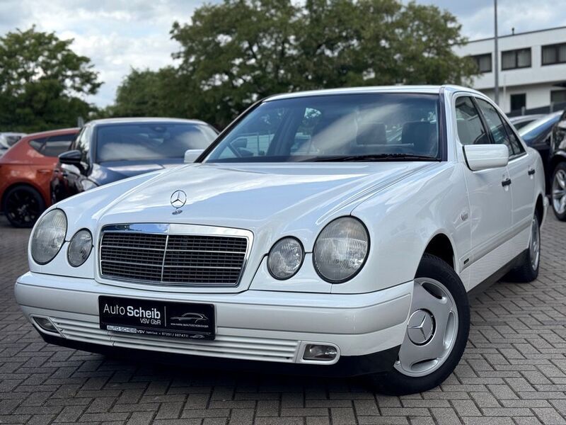 Weiß Gebraucht 1998 Mercedes E200 Limousine | 5.950 € (Etwas zu teuer) - Bild 1/4