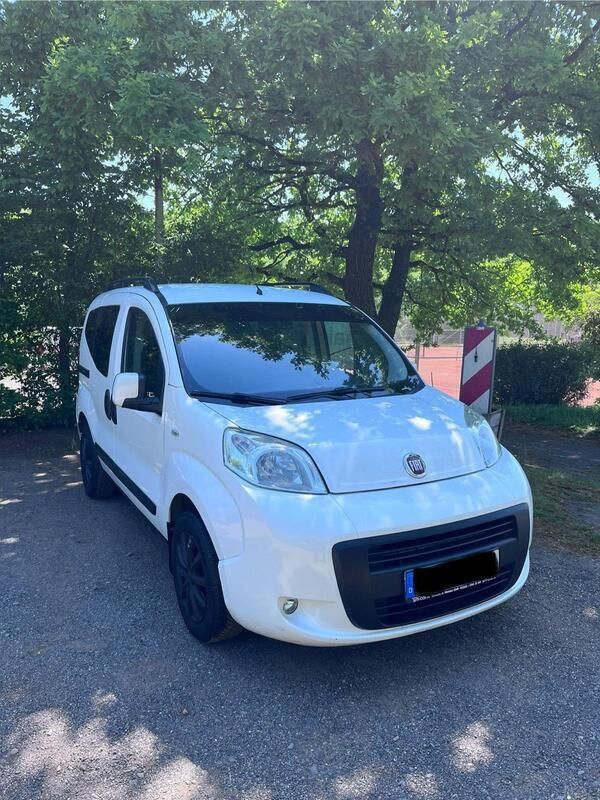 Weiß Gebraucht 2009 Fiat Fiorino Trekking Van / Kleinbus | 4.200 € - Bild 1/4