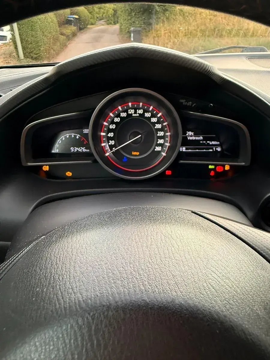 Gebraucht Mazda 3 Nakama 120 PS (88 kW) 2016 Grau Limousine