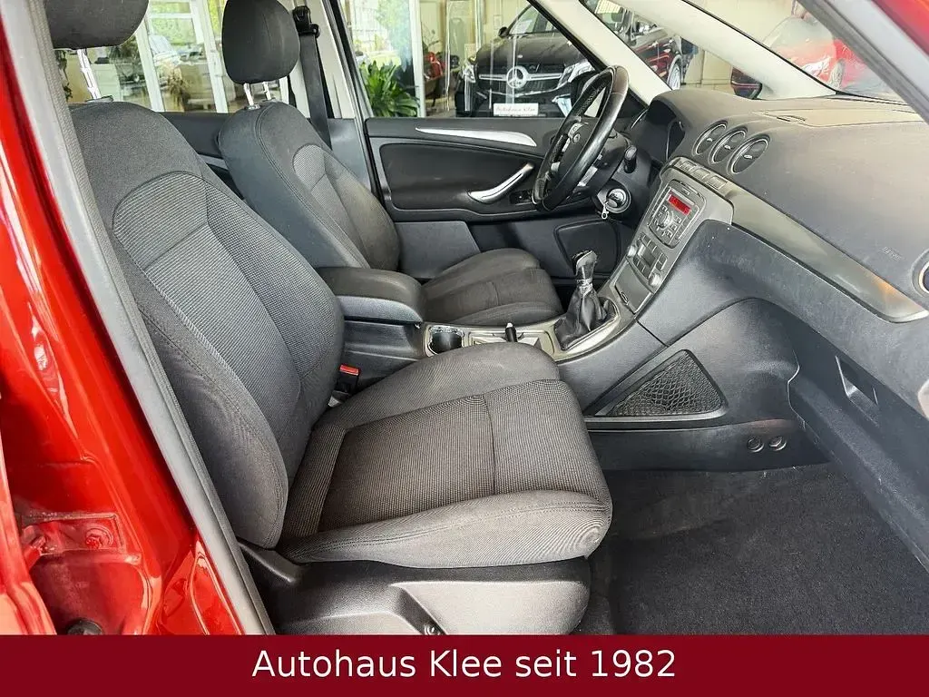 Gebraucht Ford S-MAX Titanium 145 PS (106 kW) 2009 Rot Van / Kleinbus