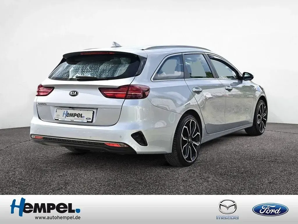 Gebraucht Kia Ceed Vision 140 PS (102 kW) 2020 Silber / sparkling silver (metallic) Kleinwagen