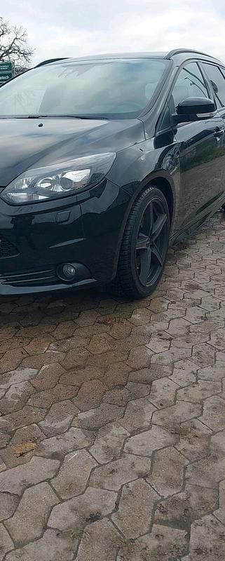 Gebraucht Ford Focus ST 250 PS (183 kW) 2014 Schwarz Kombi
