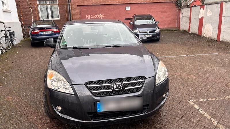 Schwarz Gebraucht 2007 Kia Ceed Kleinwagen | 4.800 € (Etwas zu teuer) - Bild 1/4