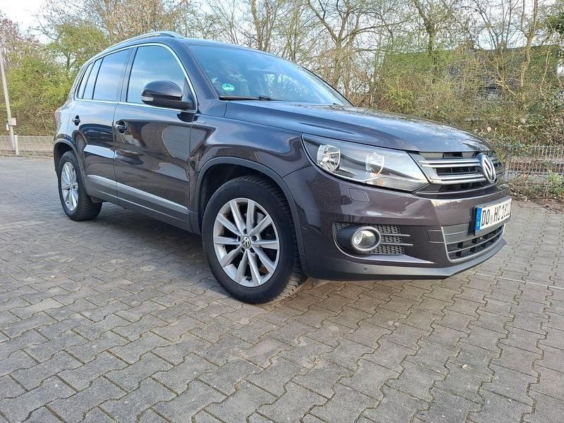 Gebraucht VW Tiguan LOUNGE 150 PS (110 kW) 2015 Grau SUV