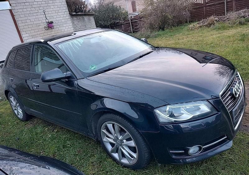 Schwarz Gebraucht 2012 Audi A3 Sportback Kleinwagen | 6.500 € (Guter Preis) - Bild 1/4