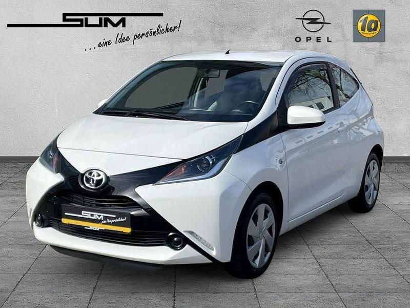 Gebraucht Toyota Aygo 69 PS (50 kW) 2017 Weiss Kleinwagen