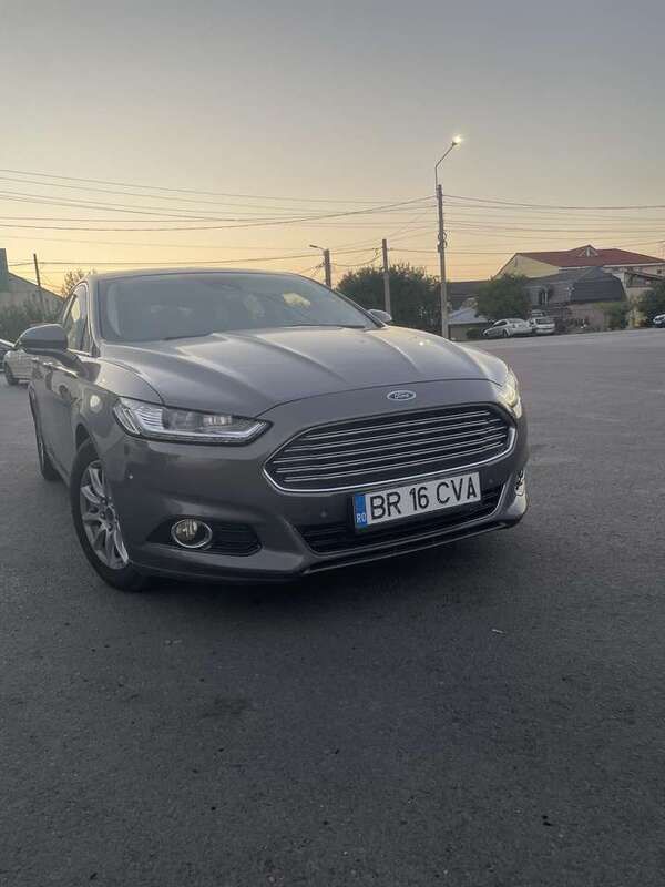 Braun Gebraucht 2015 Ford Mondeo Titanium Limousine | 8.500 € - Bild 1/4