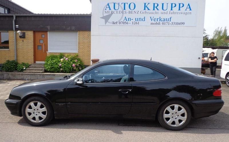 Schwarz Gebraucht 2000 Mercedes CLK230 Avantgarde Coupé | 3.950 € (Superpreis) - Bild 1/4