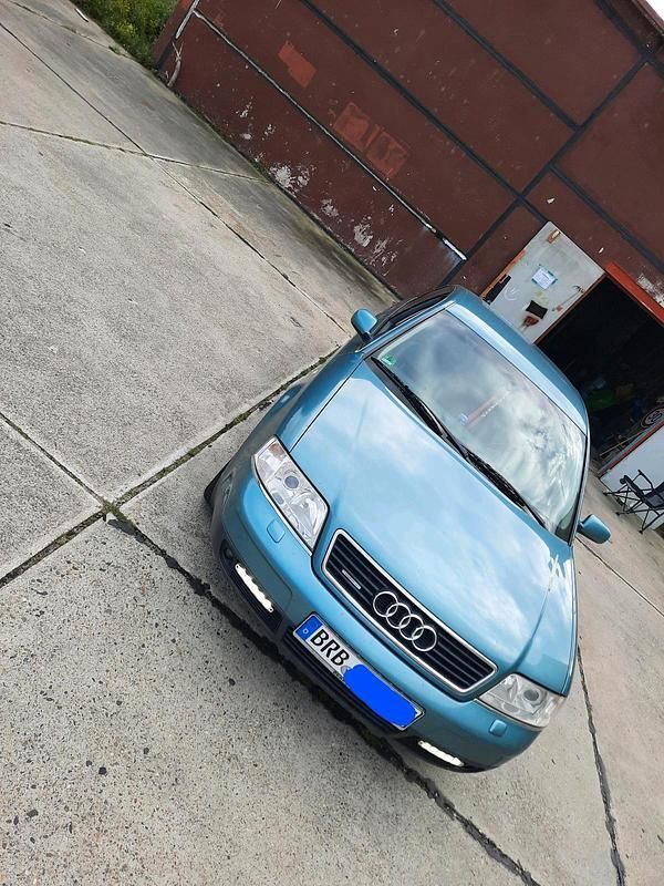 Grün Gebraucht 1998 Audi A6 Limousine | 2.300 € (Fairer Preis) - Bild 1/4