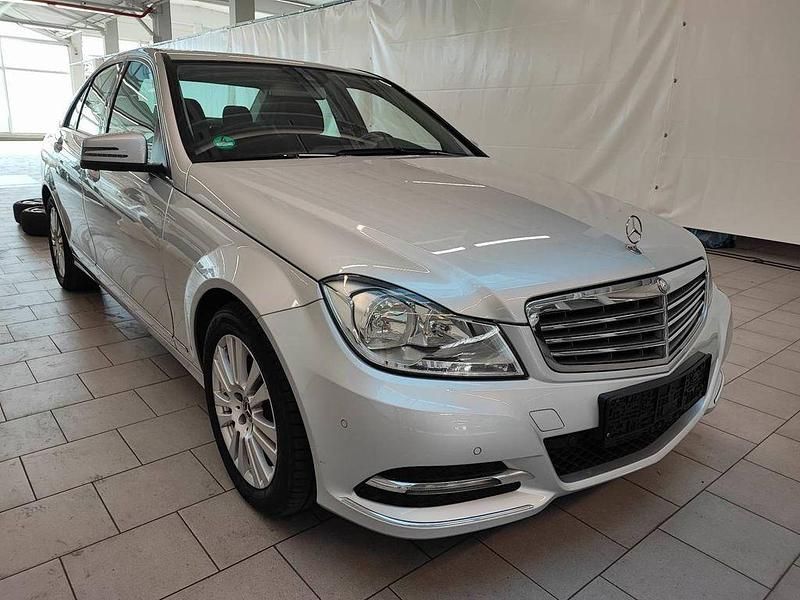 Silber Gebraucht 2013 Mercedes C250 Elegance Limousine | 13.850 € (Fairer Preis) - Bild 1/4