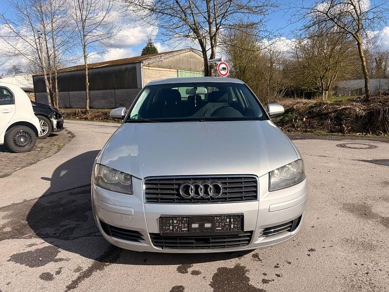 Gebraucht Audi A3 Attraction 105 PS (77 kW) 2003 Silber Kleinwagen