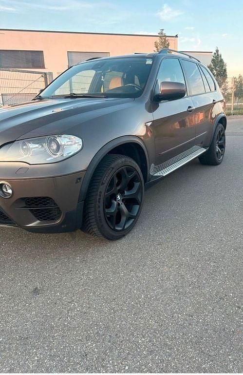 Braun Gebraucht 2011 BMW X5 Exclusive SUV | 10.900 € (Superpreis) - Bild 1/4