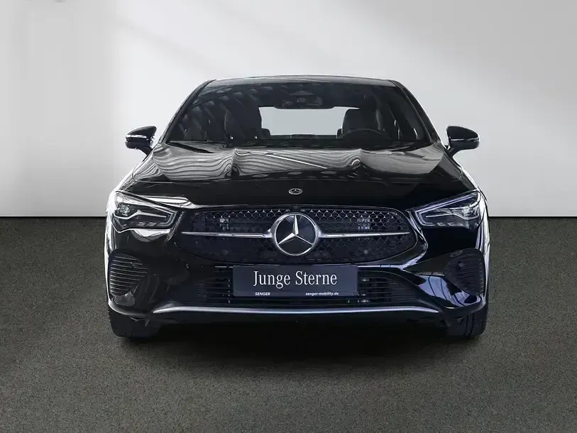 Gebraucht Mercedes CLA200 163 PS (119 kW) 2024 Schwarz Limousine