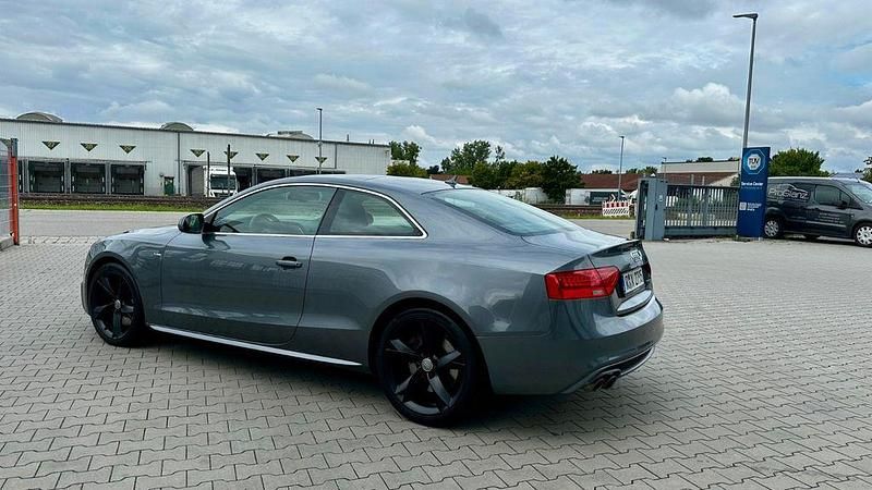 Gebraucht Audi A5 Comfort 245 PS (180 kW) 2016 Grau Coupé