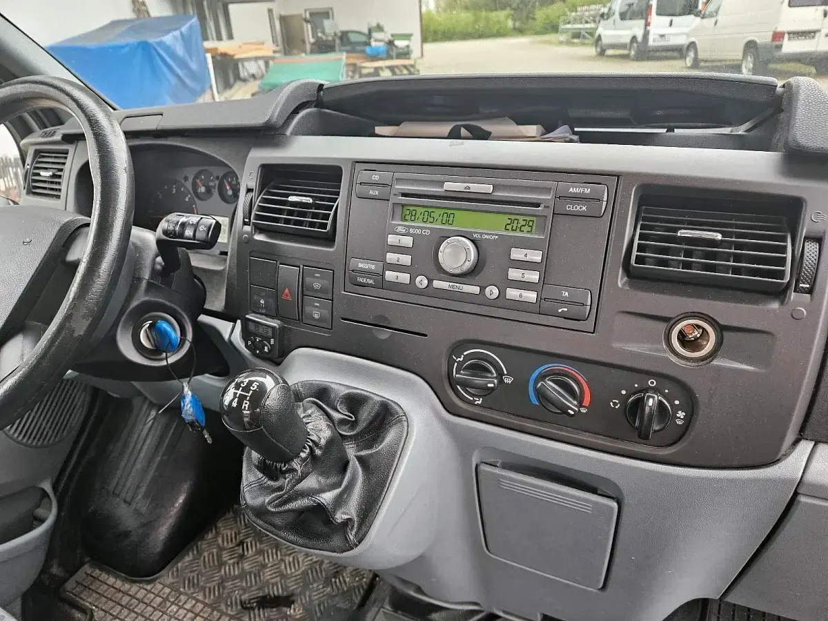 Gebraucht Ford Transit 85 PS (62 kW) 2011 Silber Van / Kleinbus