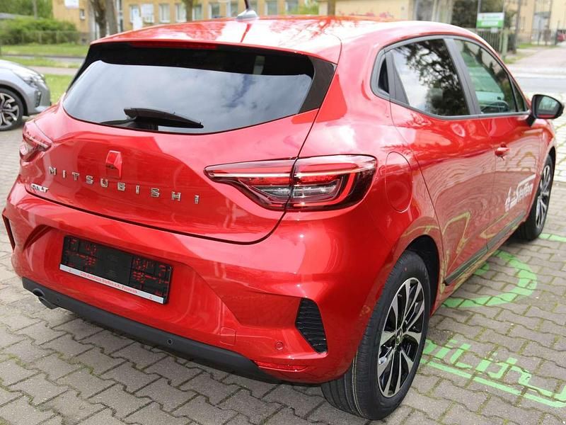 Gebraucht Mitsubishi Colt Plus 67 PS (49 kW) 2024 Rot Kleinwagen