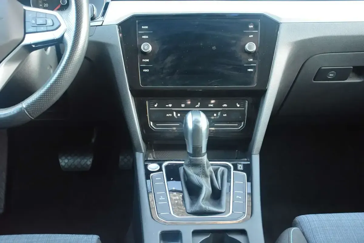 Używany VW Passat GTE 156 KM (114 kW) 2020 Szary Kombi