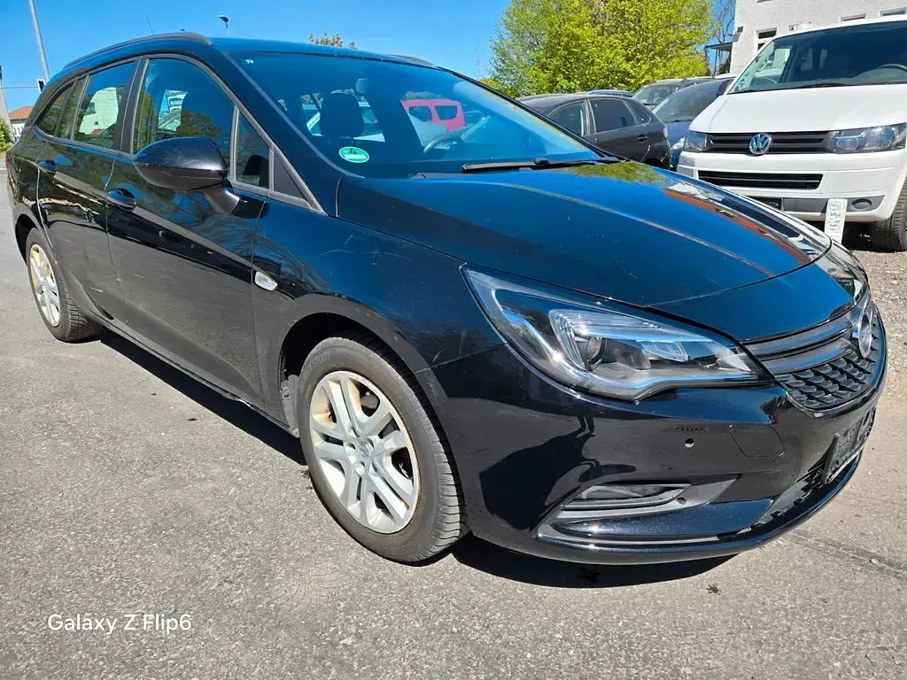 Second-hand Opel Astra Edition 110 CP (80 kW) 2017 Negru Break