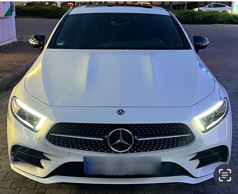 Weiß Gebraucht 2020 Mercedes CLS350 Coupé | 44.800 € (Etwas zu teuer) - Bild 1/4
