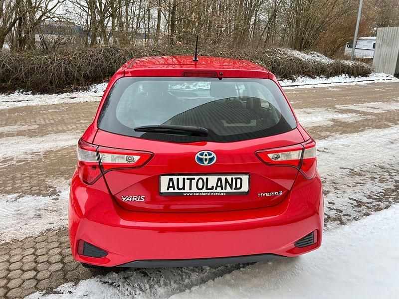 Gebraucht Toyota Yaris Hybrid 73 PS (53 kW) 2020 Rot Kleinwagen