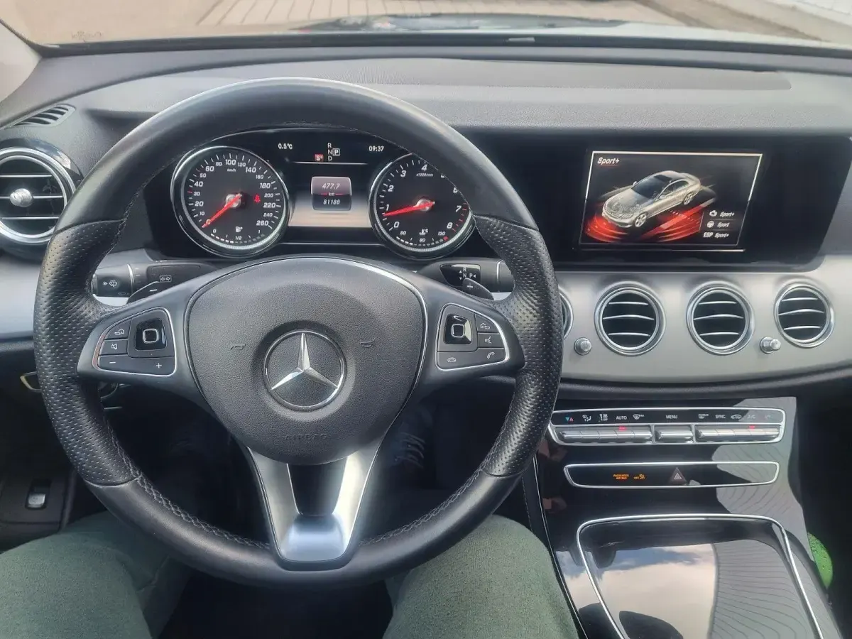 Second-hand Mercedes E250 211 CP (155 kW) 2017 Negru Berlinǎ
