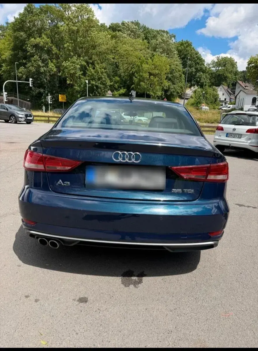 Gebraucht Audi A3 Comfort 150 PS (110 kW) 2019 Blau Limousine