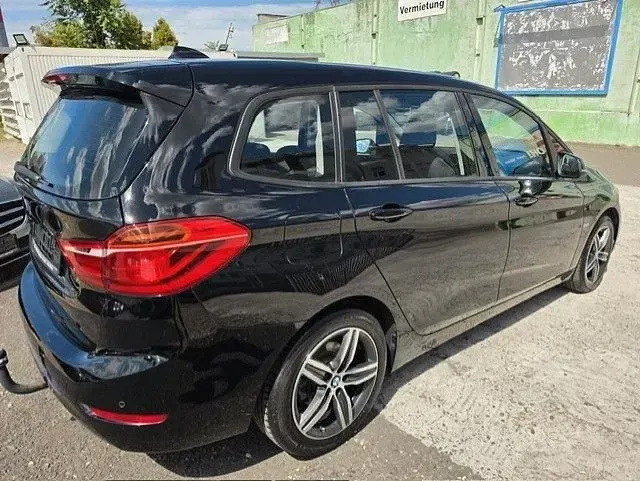 Gebraucht BMW 218 Gran Tourer Sport Line 150 PS (110 kW) 2016 Schwarz Van / Kleinbus
