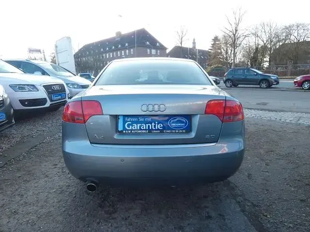 Używany Audi A4 Comfort 131 KM (96 kW) 2006 Szary Sedan/Limuzyna