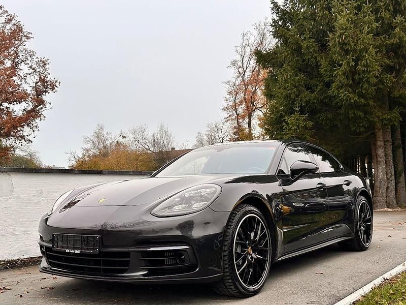 Grau Gebraucht 2017 Porsche Panamera 4S Limousine | 69.990 € (Teuer) - Bild 1/4
