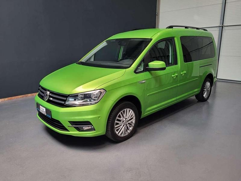 Viperngrün metallic Gebraucht 2018 VW Caddy Maxi Comfortline Van / Kleinbus | 26.950 € - Bild 1/4