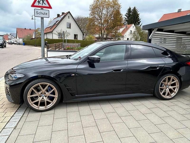 Gebraucht BMW i4 Performance 400 kW (544 PS) 2022 Saphirschwarz Limousine