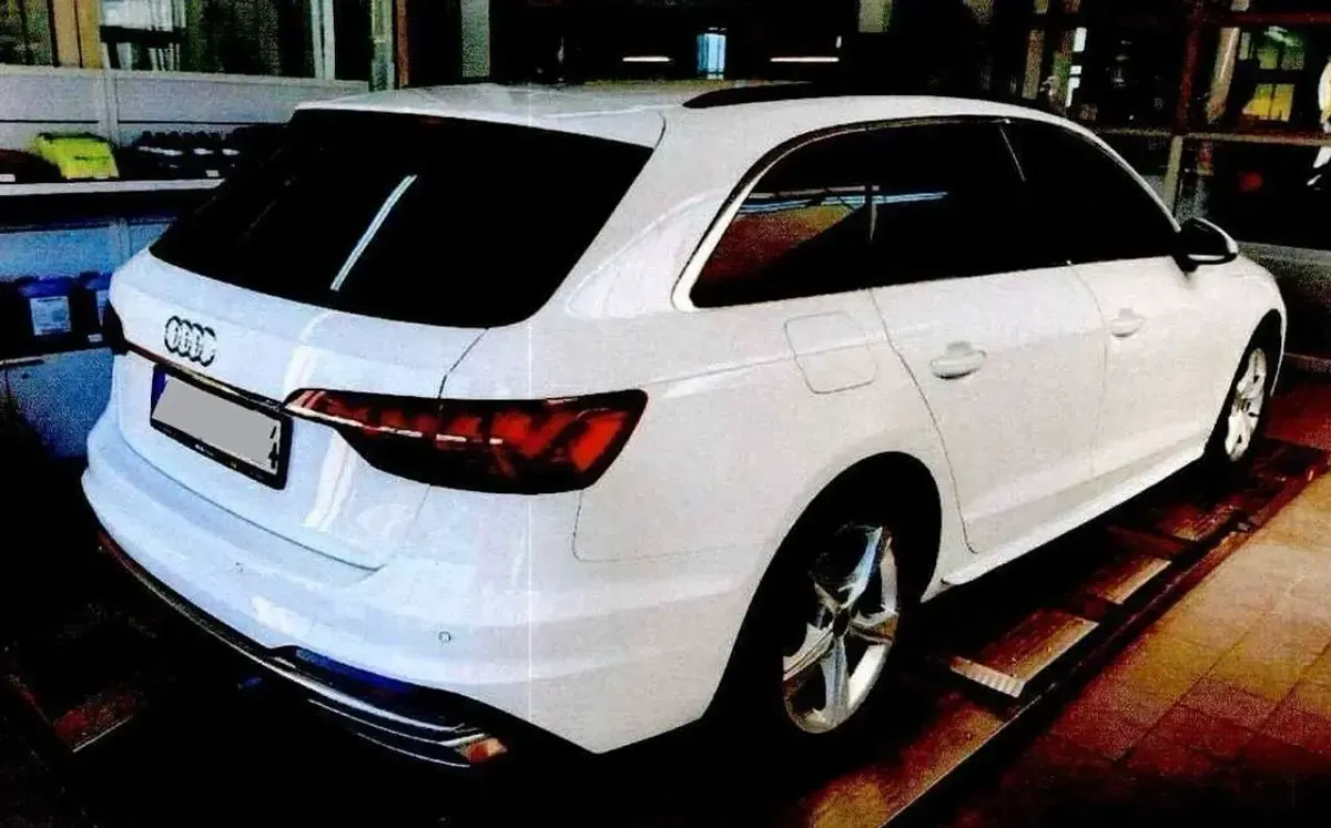 Gebraucht Audi A4 Advanced Plus 204 PS (150 kW) 2023 Ibisweiß Kombi