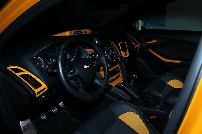 Second-hand Ford Focus ST 250 CP (183 kW) 2014 Galben Berlinǎ