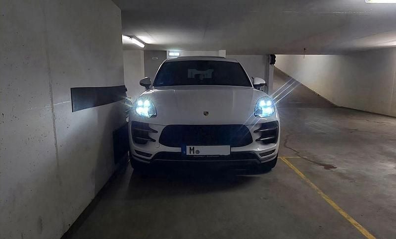 Weiß Gebraucht 2014 Porsche Macan Turbo SUV | 22.999 € (Guter Preis) - Bild 1/4